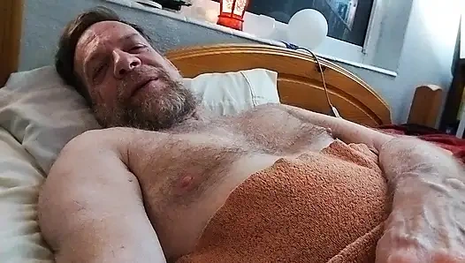 Büyük siktiğim yarağımın seni boşaltmasına izin ver