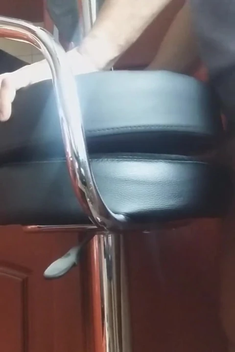 Bar dışkısı boşalıyor