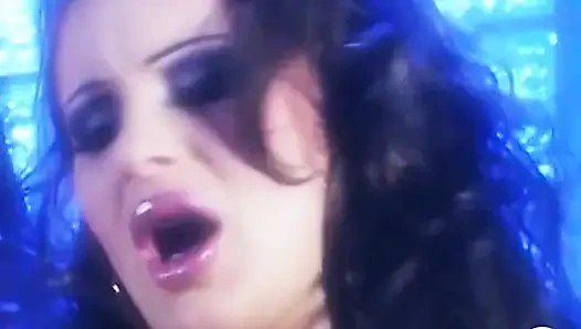 Electra ve Elinor penise deli gibi