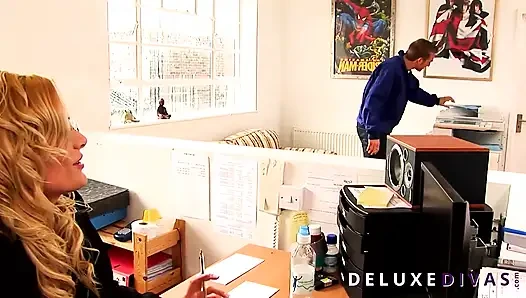 Deluxedivas - canlı sohbet - black angelika 3