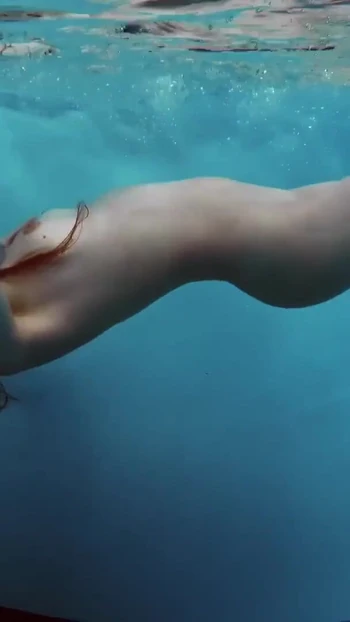 Потрясающий момент от "Mia Split русская сексуальная гимнастка"