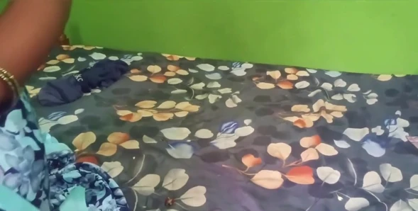 Ammu arkadaş ammu göğüslerini testiyor