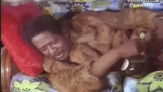 Sarışın ve esmer ve büyük zenci ile ırklararası 2 sahne