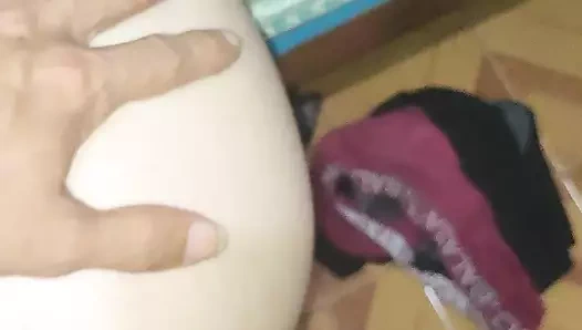 Ateşli genç kız lezzetli veriyor..