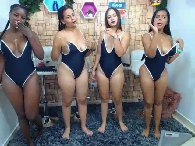 4 дамы раздеваются