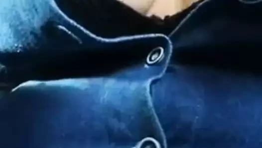 showing me a bit - mostrandome un poco