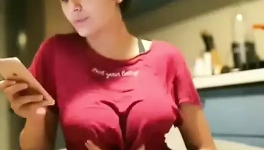 Seksi büyük memeler