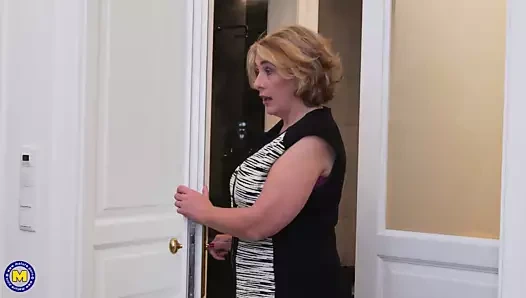 üvey annesiyle tanışmak