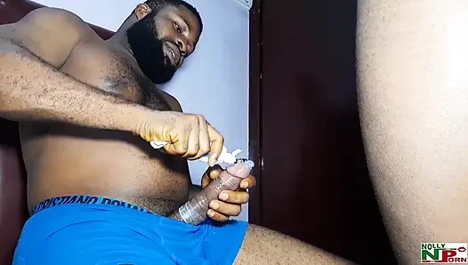 Derin amcık siyah zenci amatör Afrikalı büyük zenci yarağı üzerinde zıplıyor