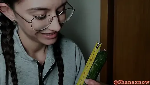 Sadece üyeler salatalık mastürbasyon yapıyor