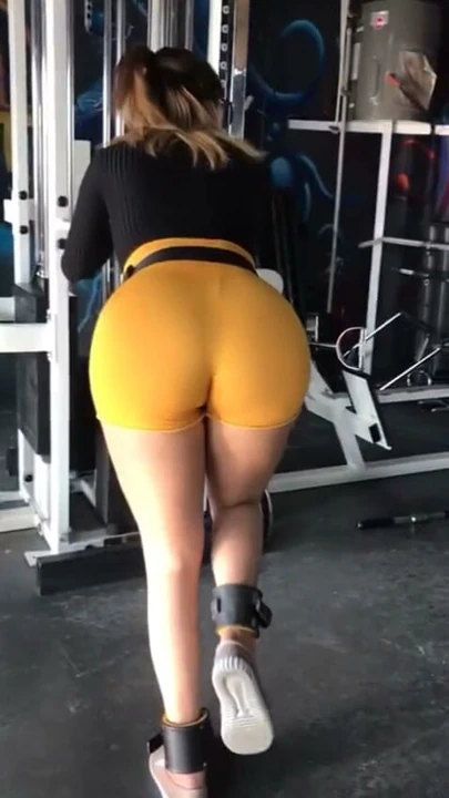 Spor salonu eğitmeni sahip olan seks ile bir oh ona porno aşıklar | Klip 2