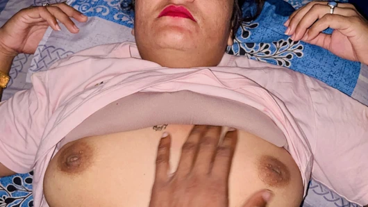 Hintli köylü kadın kabarık amcık yalama videosu