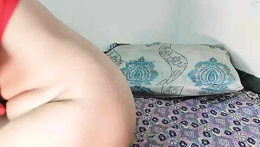 Hintli Müslüman kız kardeş canlı web kamerası gösterisinde dildoya yumruk sokuyor