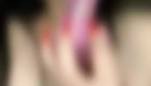 Yeni favori pembe seks oyuncağım sona erdi... Ağzımda ne kadar zor olduğunu gerçekten seviyorum