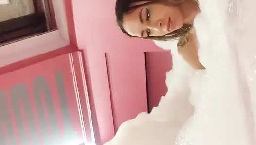 Zayıf Yalnız Hidro Çılgınlıkta Dick'i Almak İçin