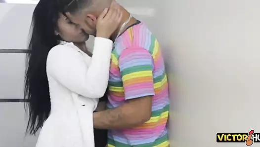 Motelde esmerle ateşli seks