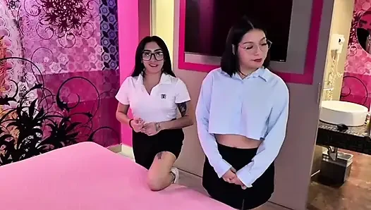 Oteldeki hizmetçiler odalarımı yaptıktan sonra onları sikmeme izin ver.