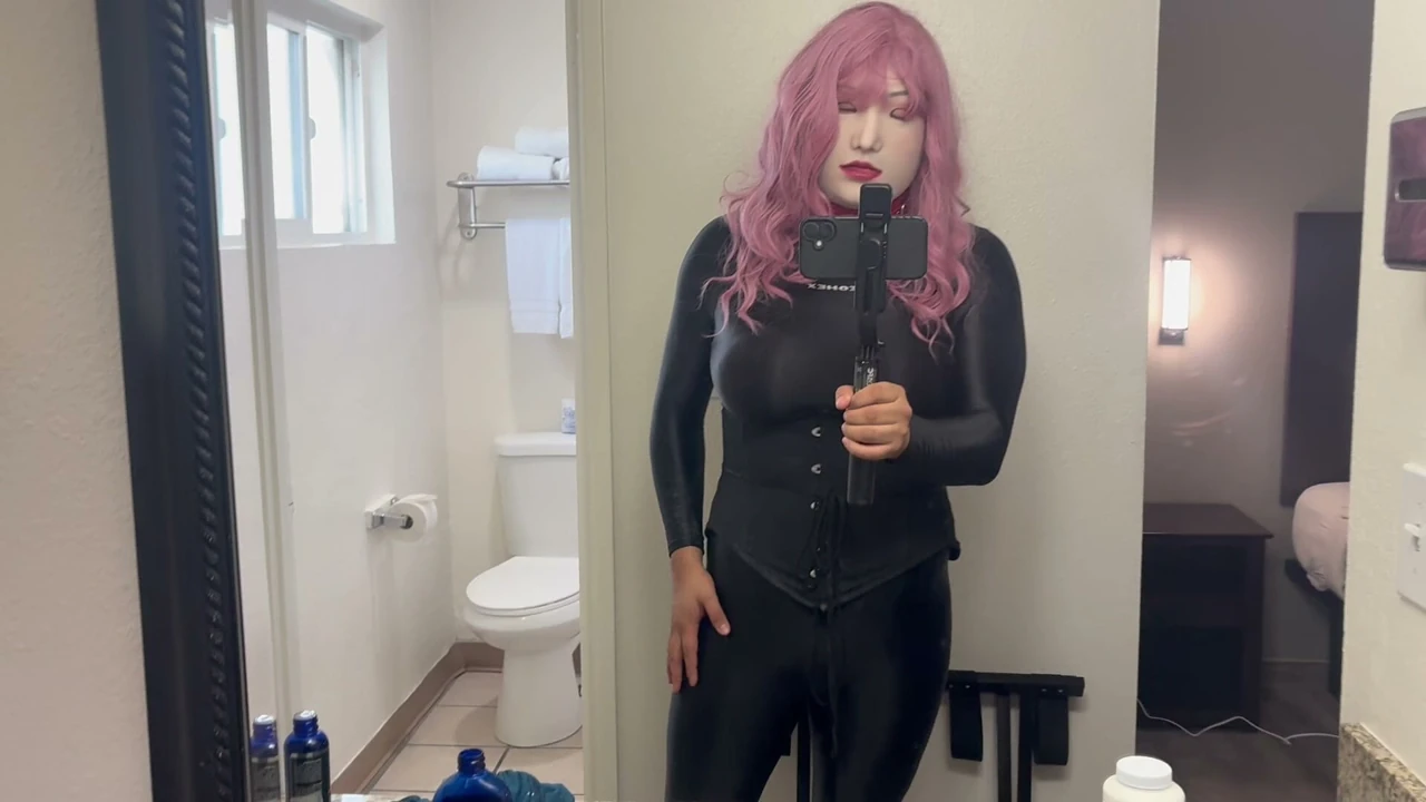 Kadın maskeli sissy