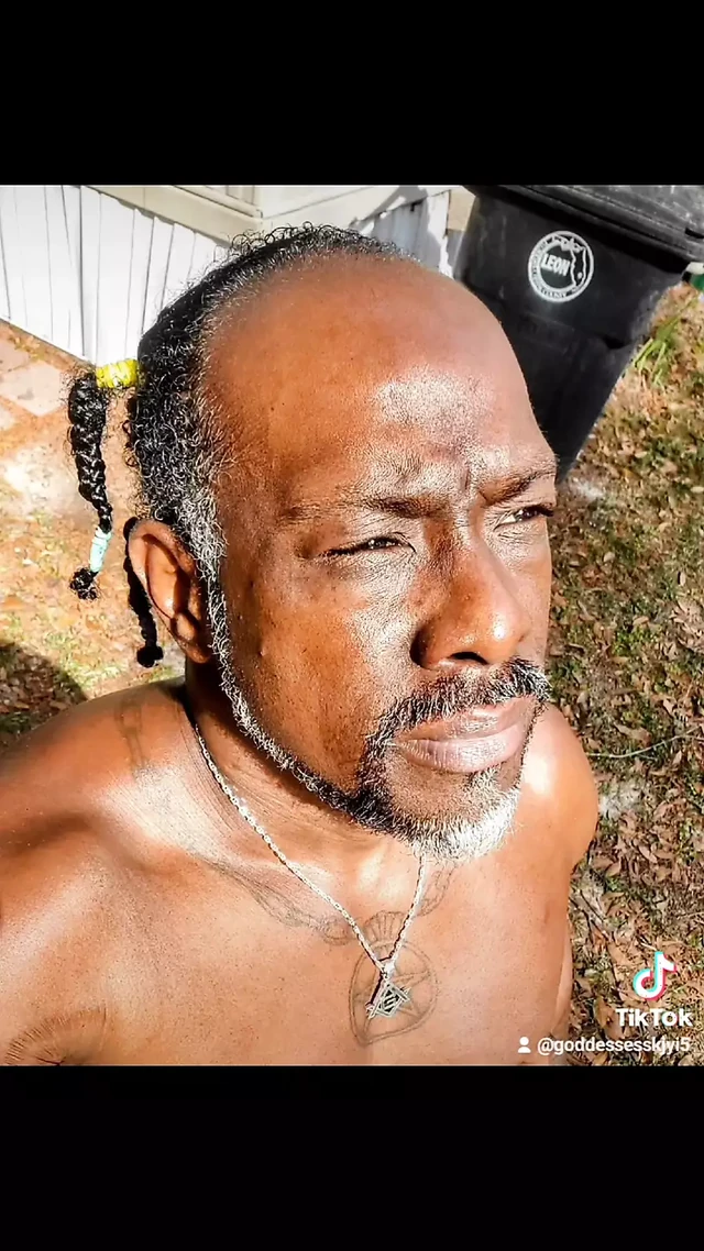 ЖЕНЩИНЫ ВСЕ УМОЛЯЛИ МОЙ БОЛЬШОЙ ЧЕРНЫЙ ЧЛЕН И КОНЧИТЬ, ЧТОБЫ СЪЕСТЬ ЕГО