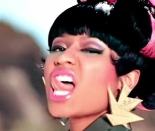 Nikki minaj döngü #2