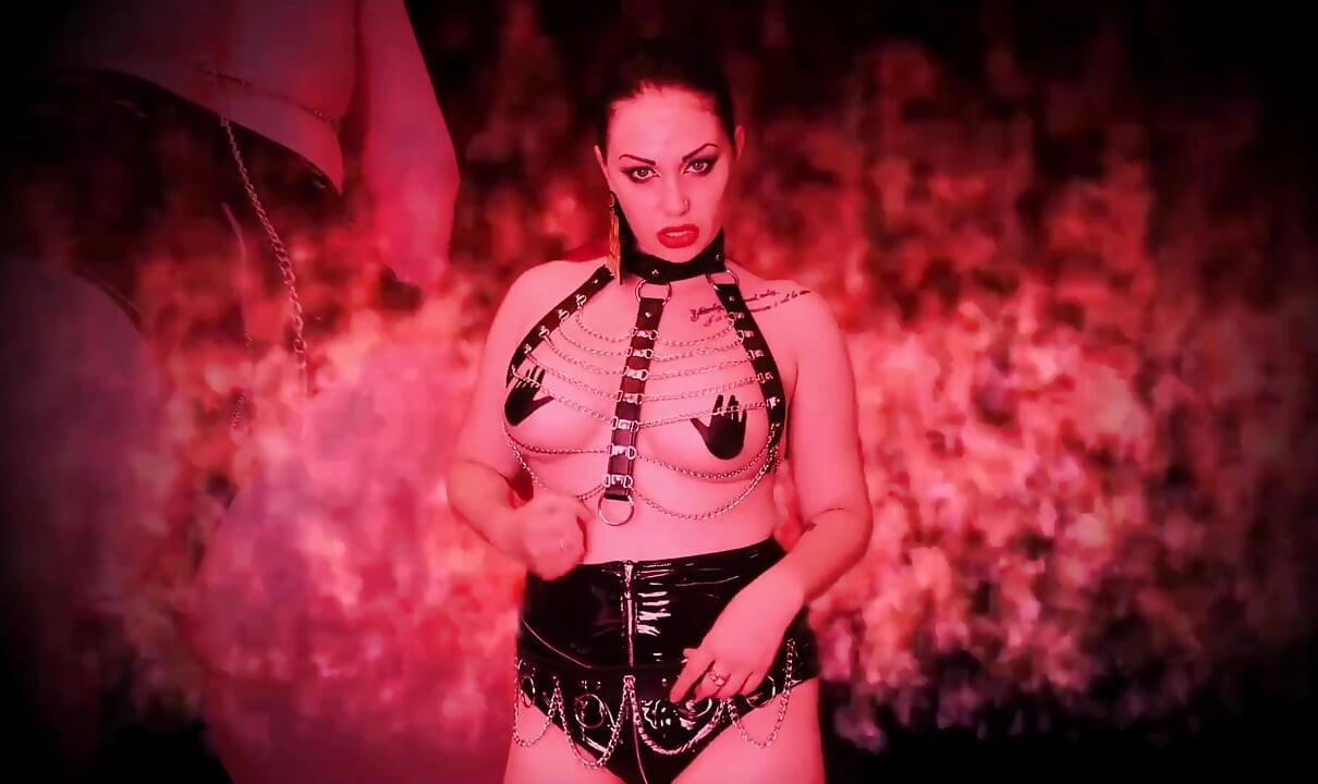 Ateşli sperminle beni çok güçlü yap! Kabuslarından Succubus için mastürbasyon!