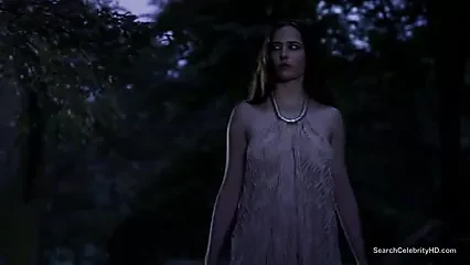 Eva yeşil çıplak - camelot s01