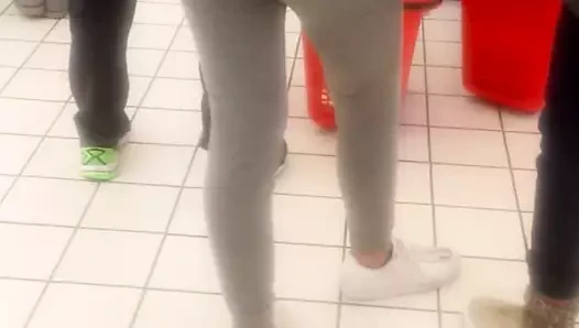 Seksi pantolon wallmart 2'de çok sıcak bir popo