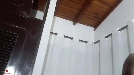 Masum yüzlü üvey kız kardeşim bana harika bir oral seks yapmasına izin vermemi istiyor