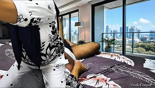 Otur yüzü, berbat pozisyon ve iç çamaşırı: en iyi hakimiyet. Kadın karısı squirt