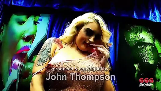 Boşalma büyük göğüsler