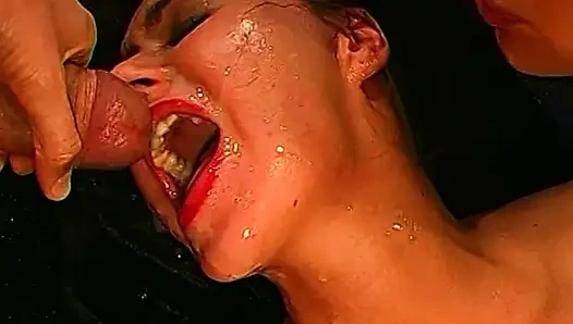 Ggg - Sürtük Kızlar Gözleri Bağlı Döl Emiyor Ve Sikişiyor