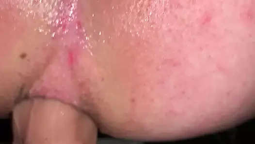 Yakın çekim dildo sikişi