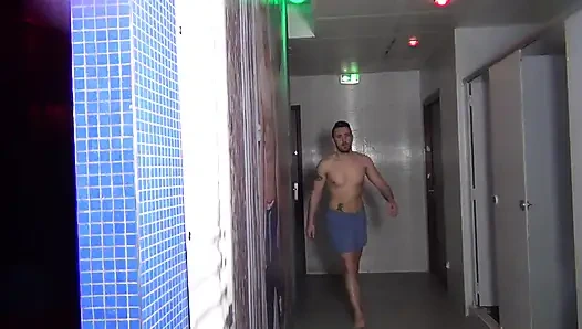 Mathieu Ferhati ve David Branhaal vahşi ıslak sikişiyor