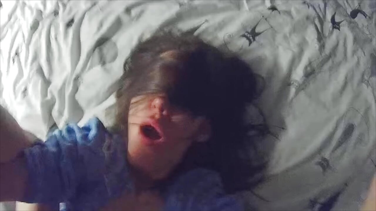 Kocası işteyken evli kadın aldatıyor. Gerçek