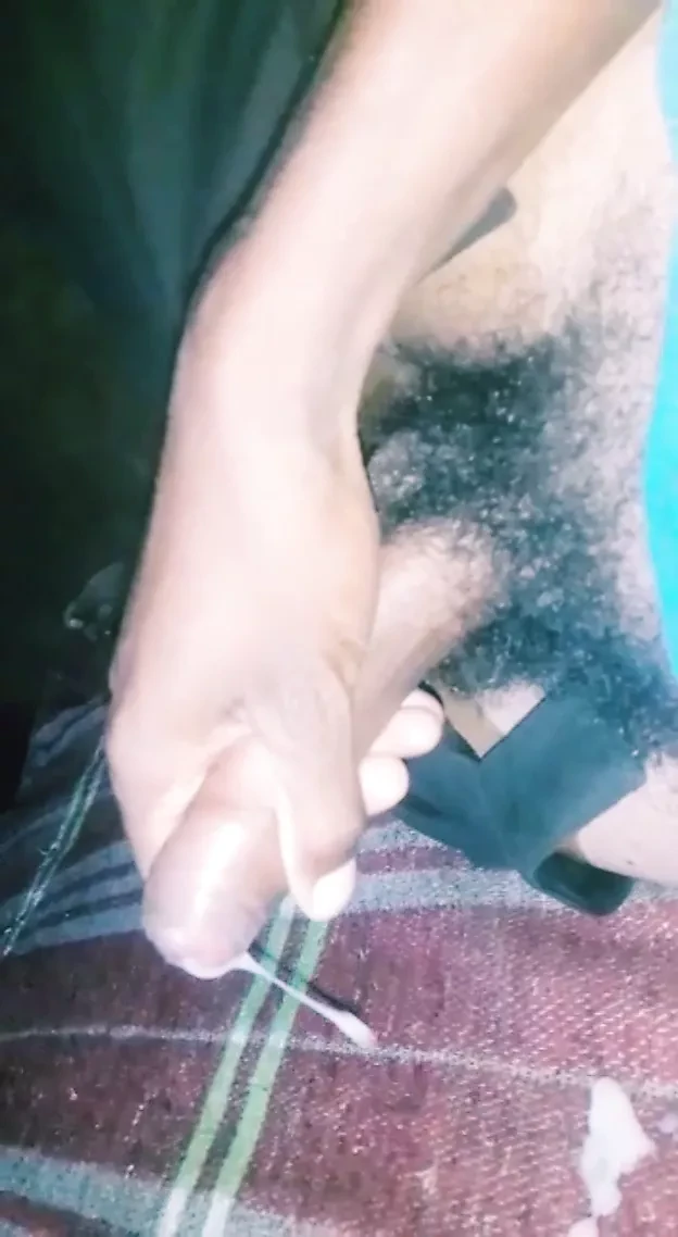 Dev cumshot handjob