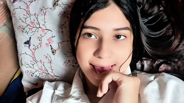 ÜVEY KARDEŞIM BENDEN BIR POPO ISTIYOR