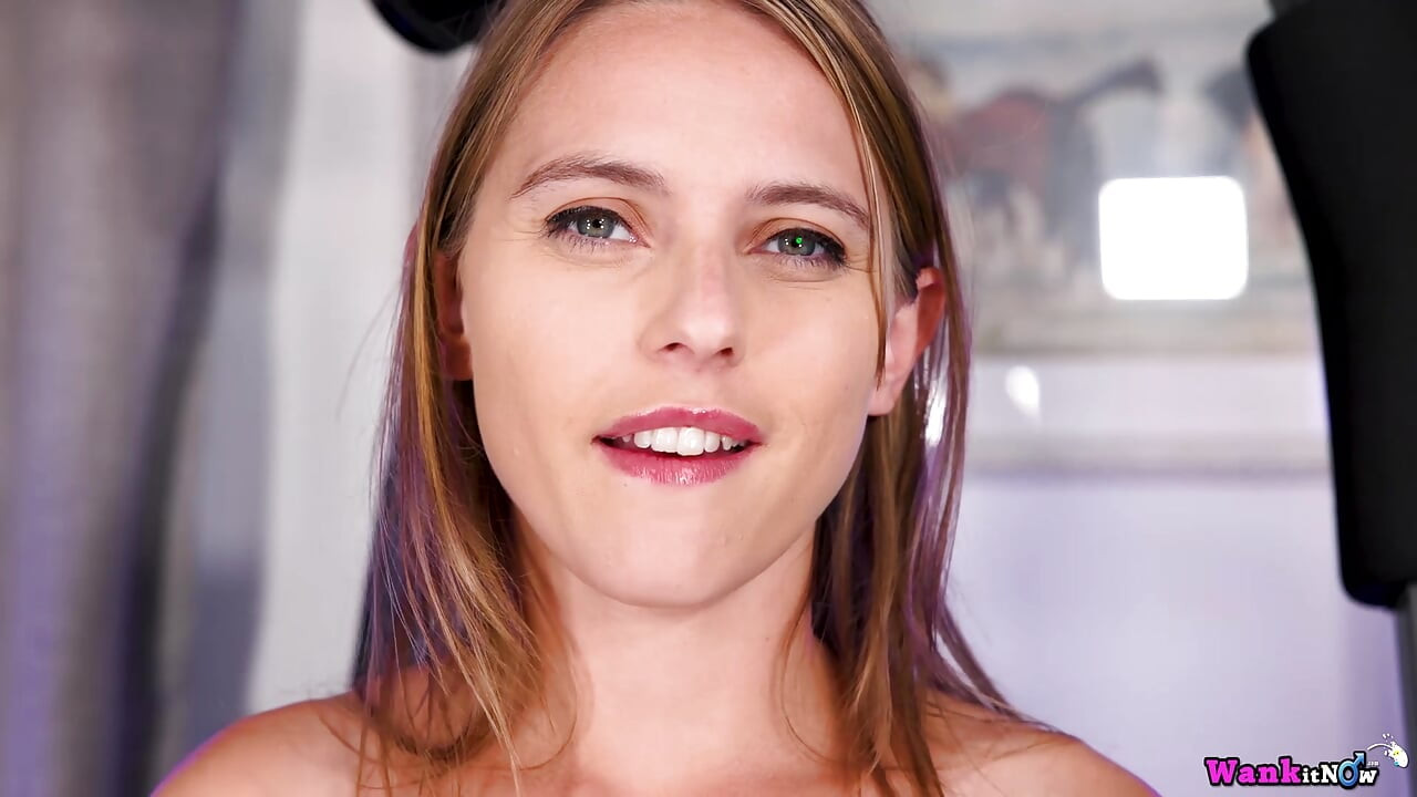Chloe Toy seni yoğun bir 31 talimatı egzersiz seansına sokuyor