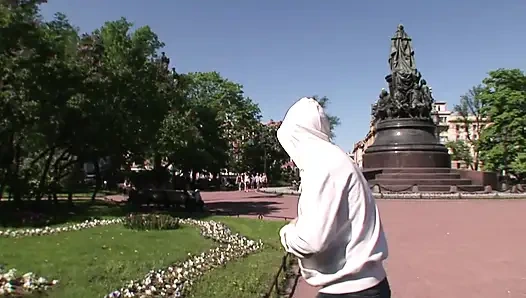 Sıcak bir kar prensesi için çok sert bir çift penetrasyon!