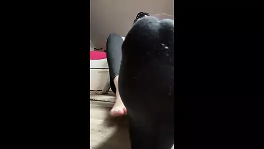 Terli ve kokmuş siyah çorapların tadını çıkarın