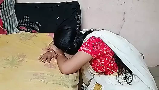 Sari kız kocasının yarağının tadını çıkarıyor