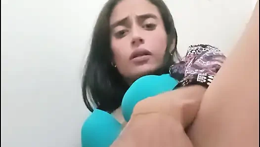 Latina muy caliente