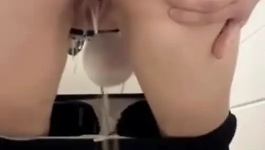 Tıraşlı amcık işiyor