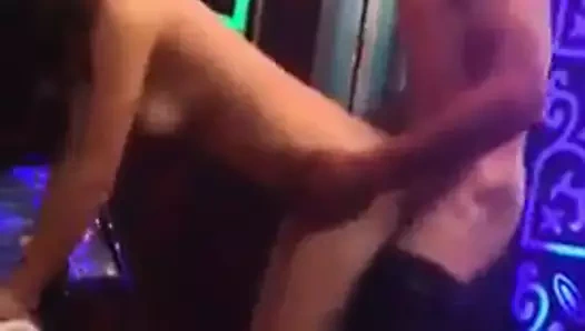 Asya başçavuş ve metresi, arka taraf çarpıyor.