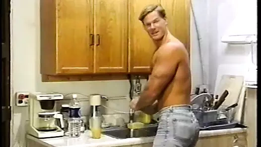 Siyah taytlı iki seksi götlü bebek gibi amcık ve yerde dong tarafından sikiliyor