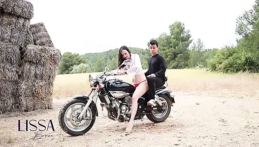 Titreşimler ve twerk ile motosiklet seksi