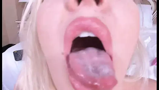 Sıcak busty sarışın yapar aşk için ona yapay penis