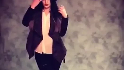 paige bacaklar