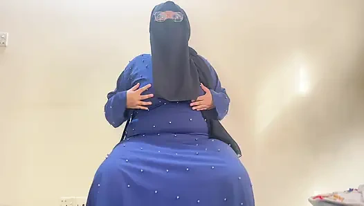 Arap ateşli tombul utangaç kız amcık ve anal sikiş istiyor