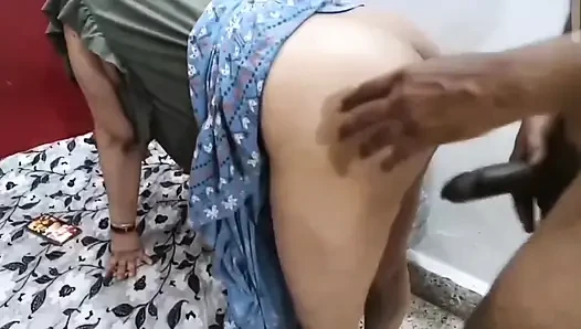 Komşunun Teyzesinin Kalın Siyah Yarağını Sikiyor.