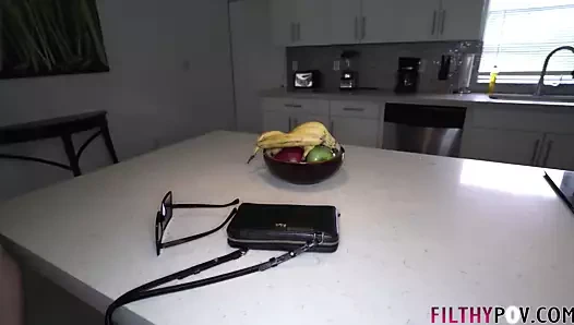 Garip genç spencer en iyi arkadaşının üvey babasına geliyor